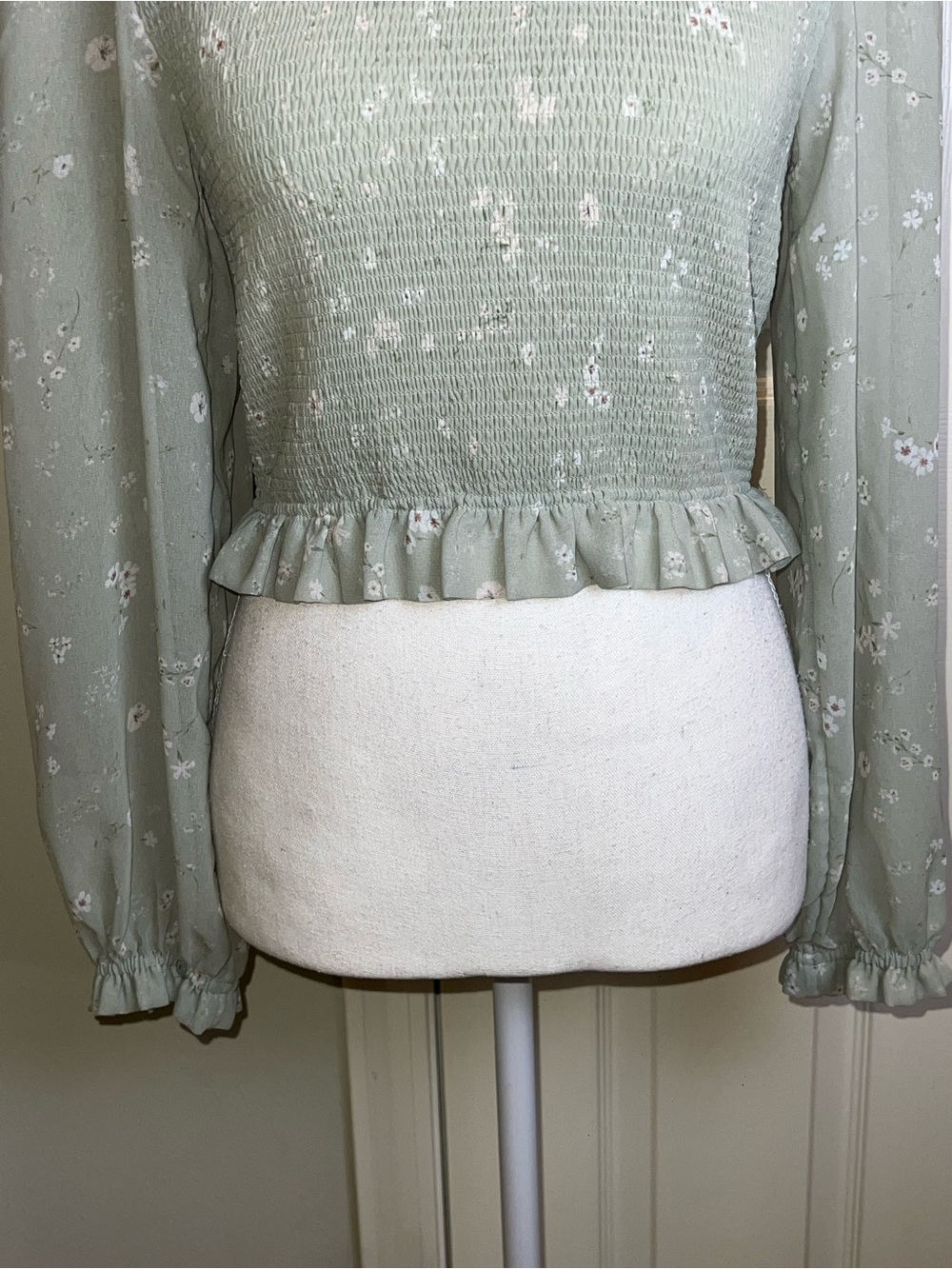 ARITZIA WILFRED Tempest Floral Sheer Sleeves Top - Picture 3 of 11